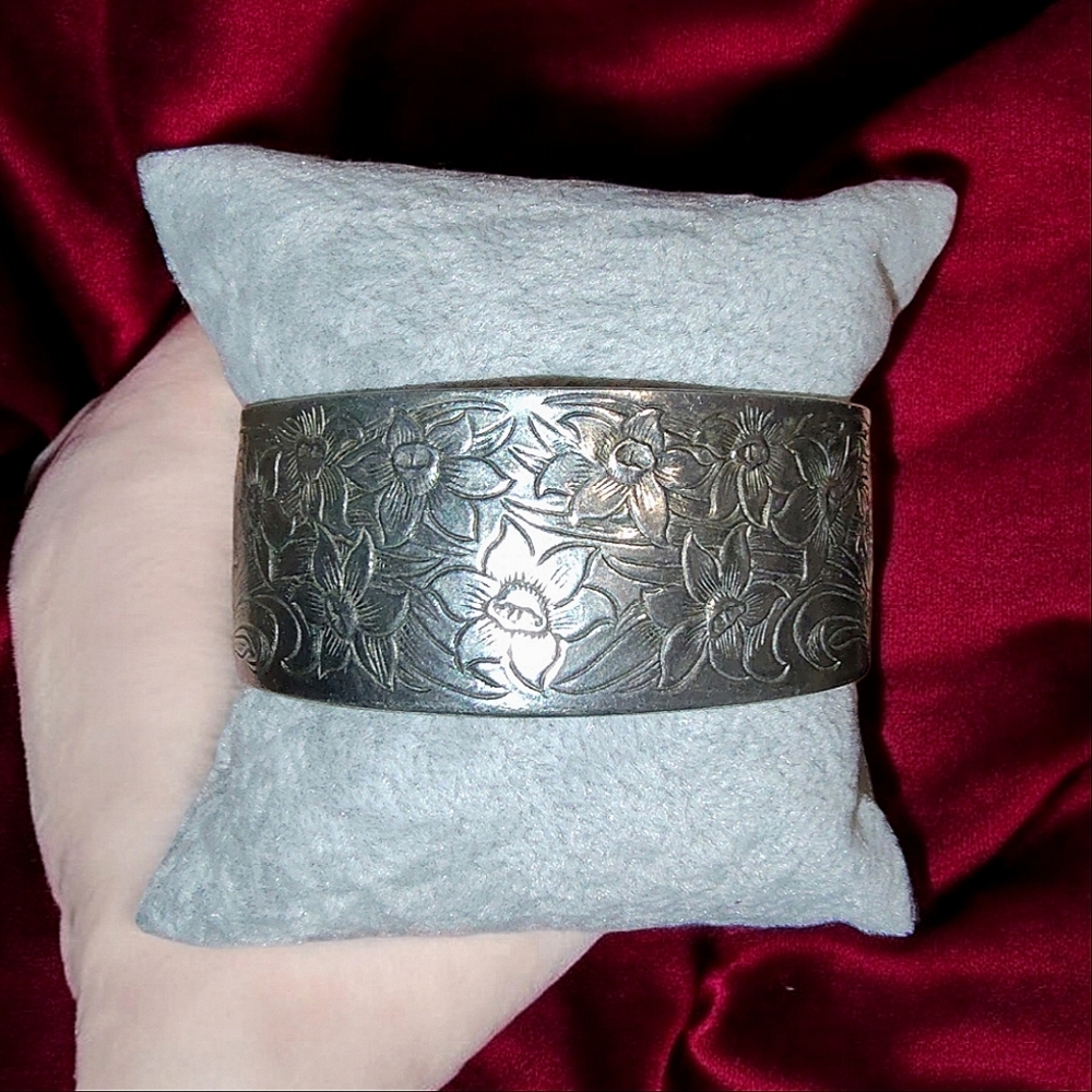 Salisbury Pewter Month Of March Bracelet